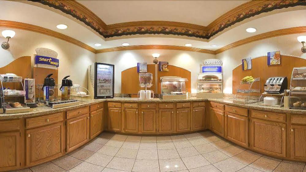 Holiday Inn Express Hotel & Suites Charlotte By Ihg Luaran gambar