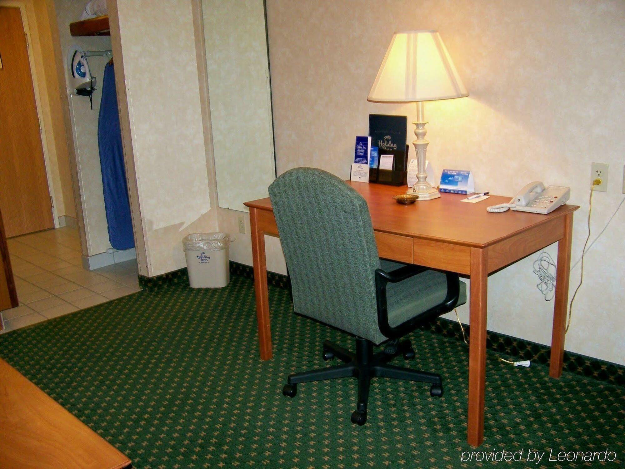 Holiday Inn Express Hotel & Suites Charlotte By Ihg Luaran gambar